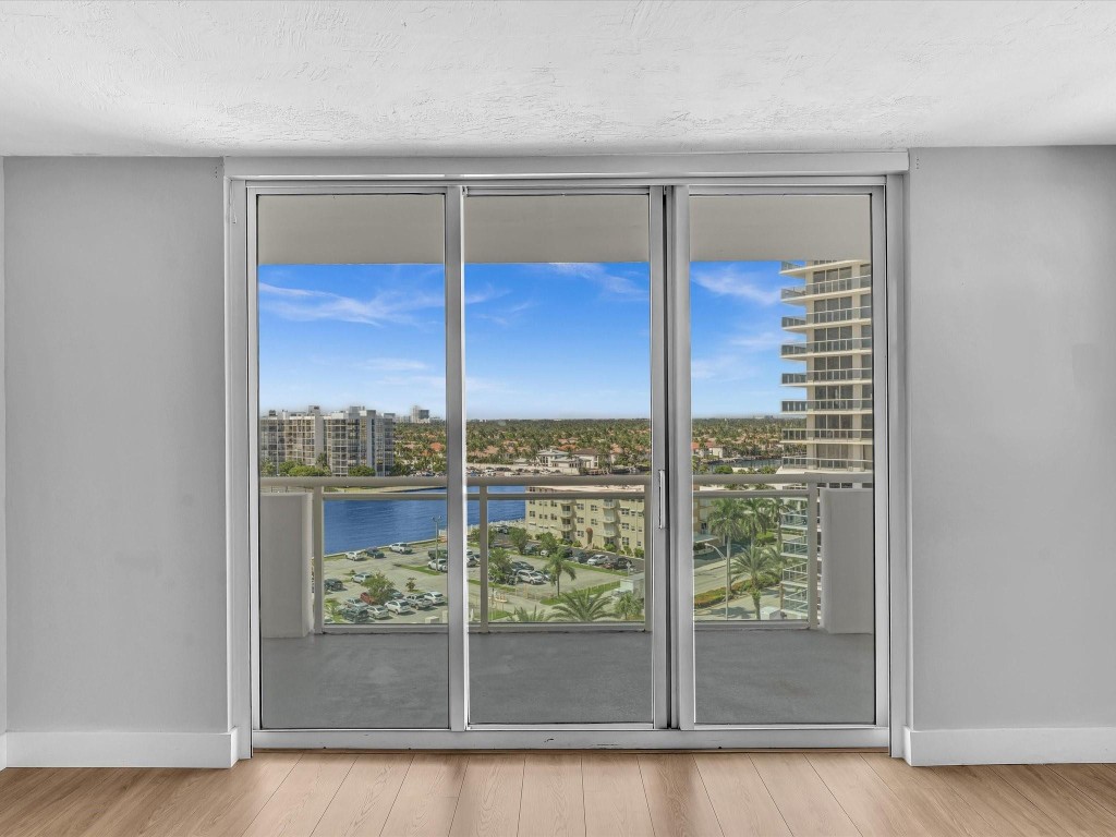 3001 S Ocean Dr 943