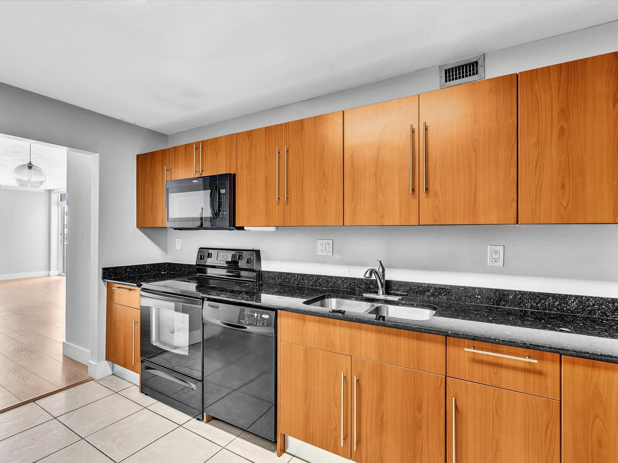 3001 S Ocean Dr 943