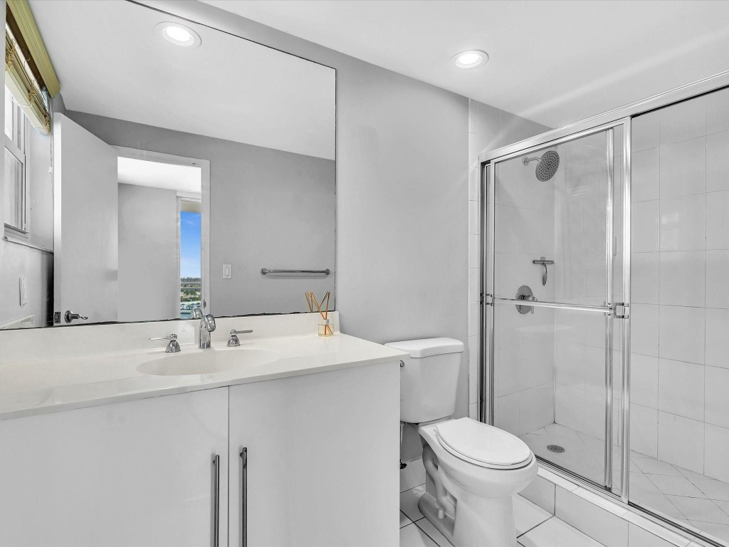 3001 S Ocean Dr 943