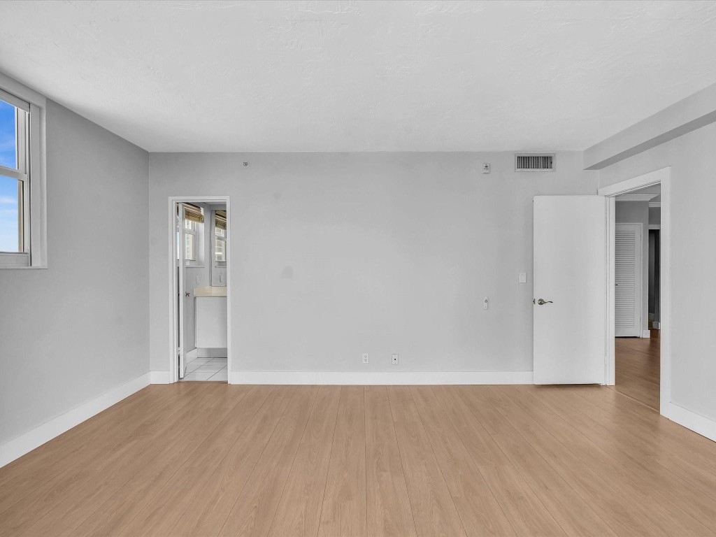 3001 S Ocean Dr 943