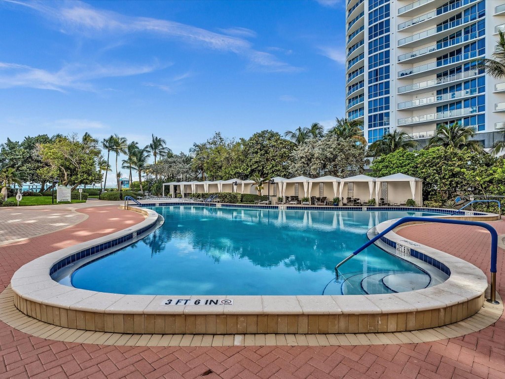 3001 S Ocean Dr 943