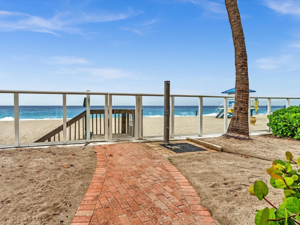 3001 S Ocean Dr 943