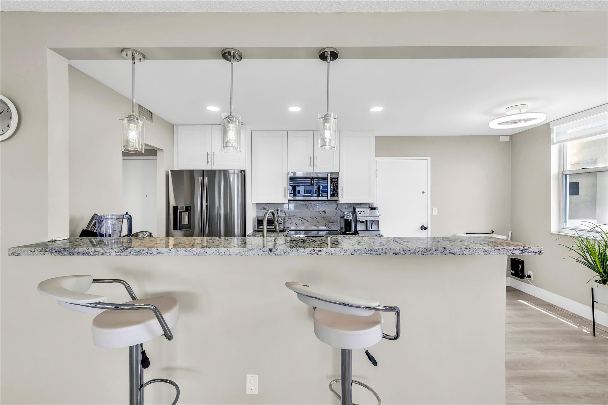 4330 Hillcrest Drive 810