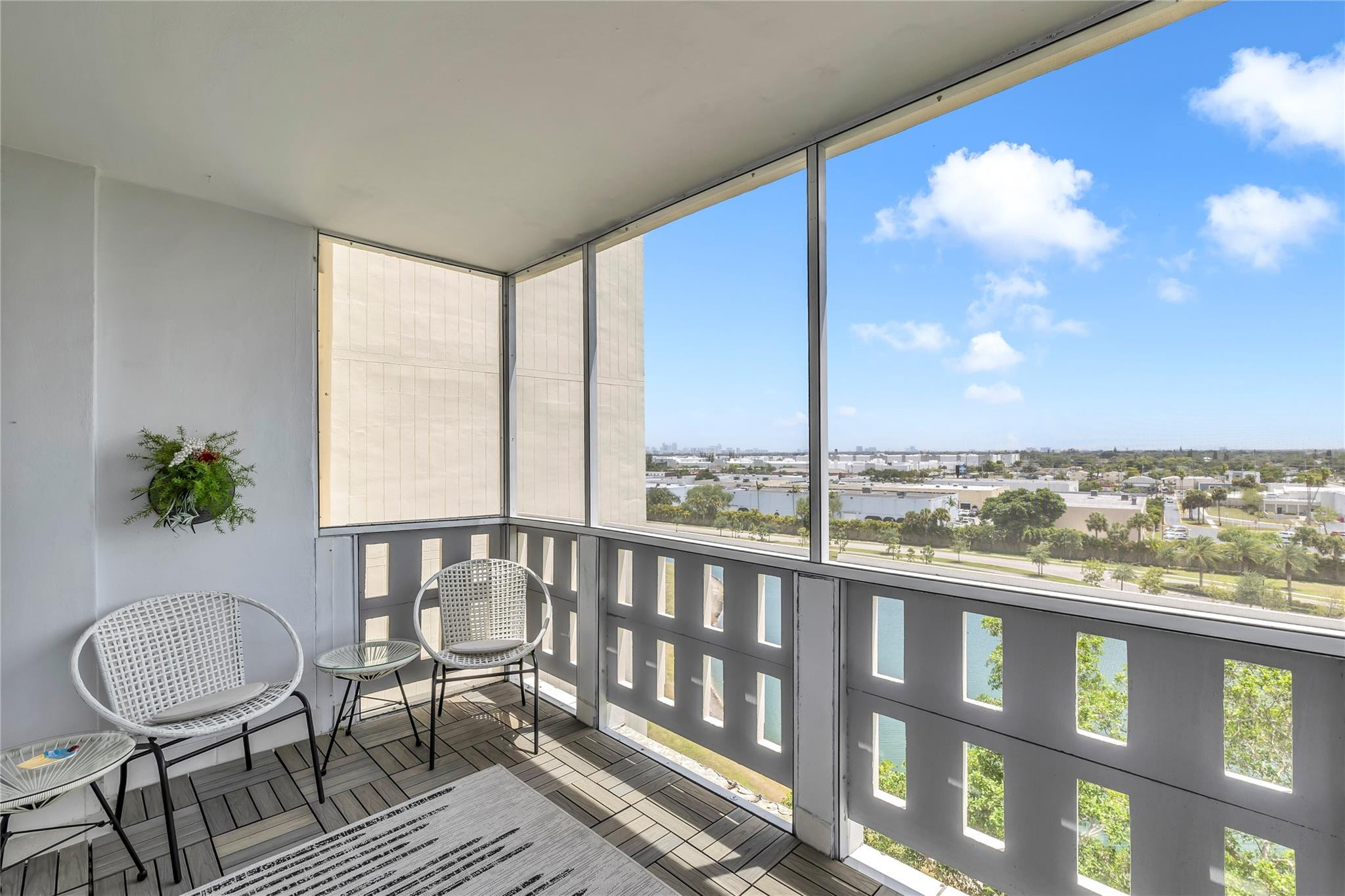 4330 Hillcrest Drive 810