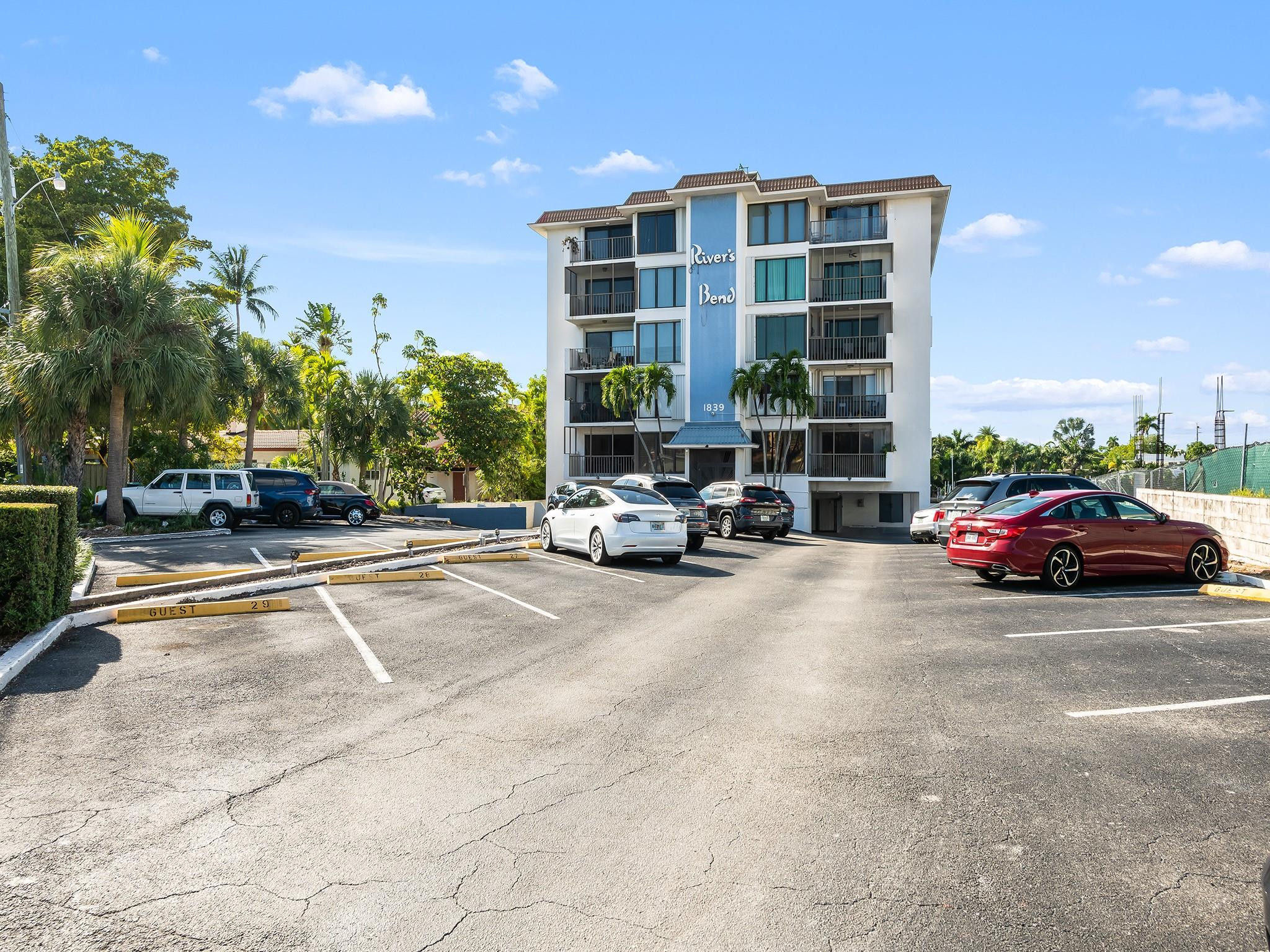 1839 Middle River Drive 105