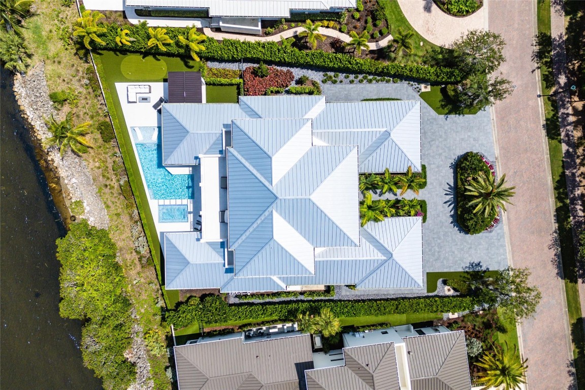 2842 SW Rivers End Way