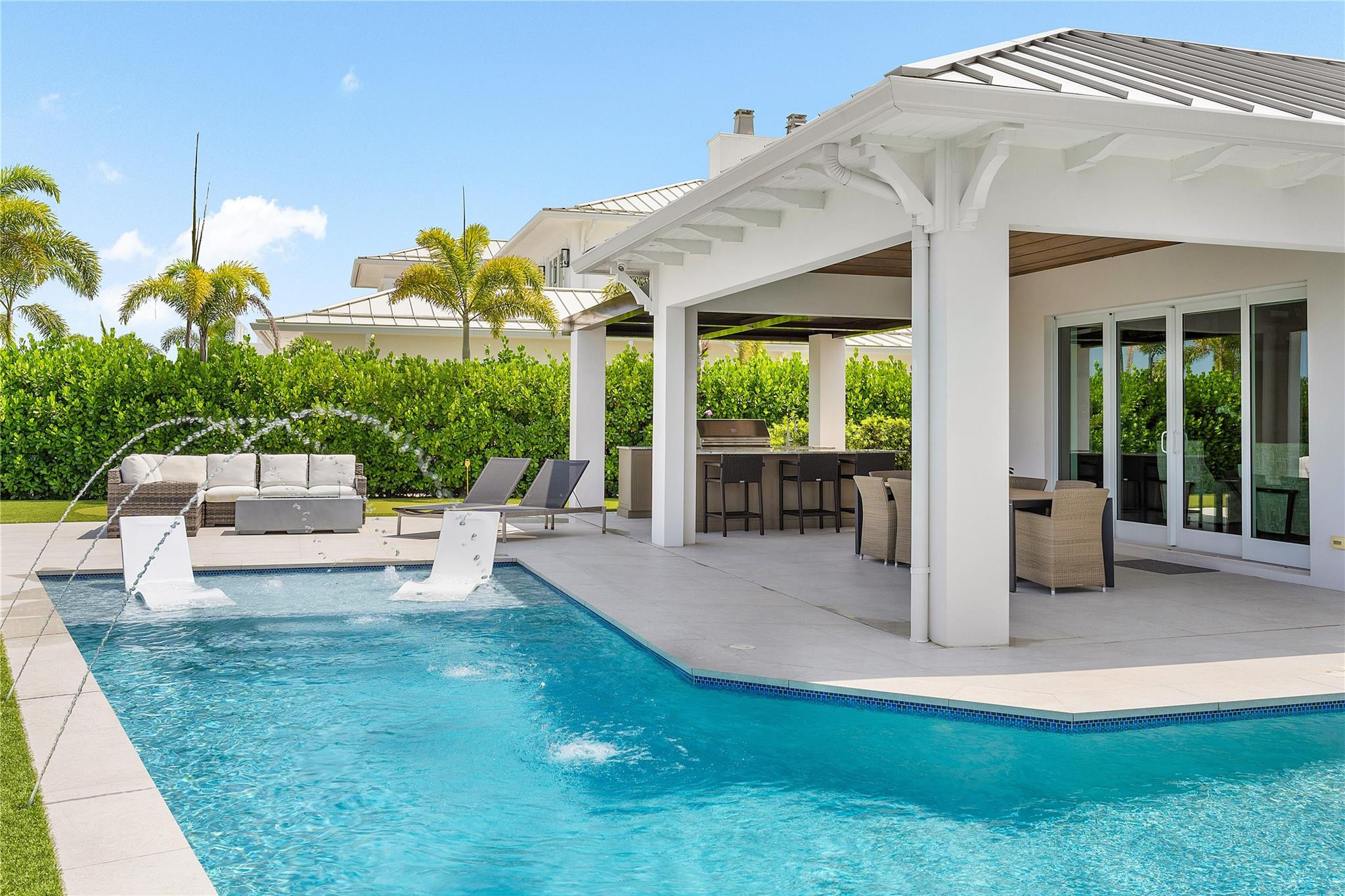 2842 SW Rivers End Way