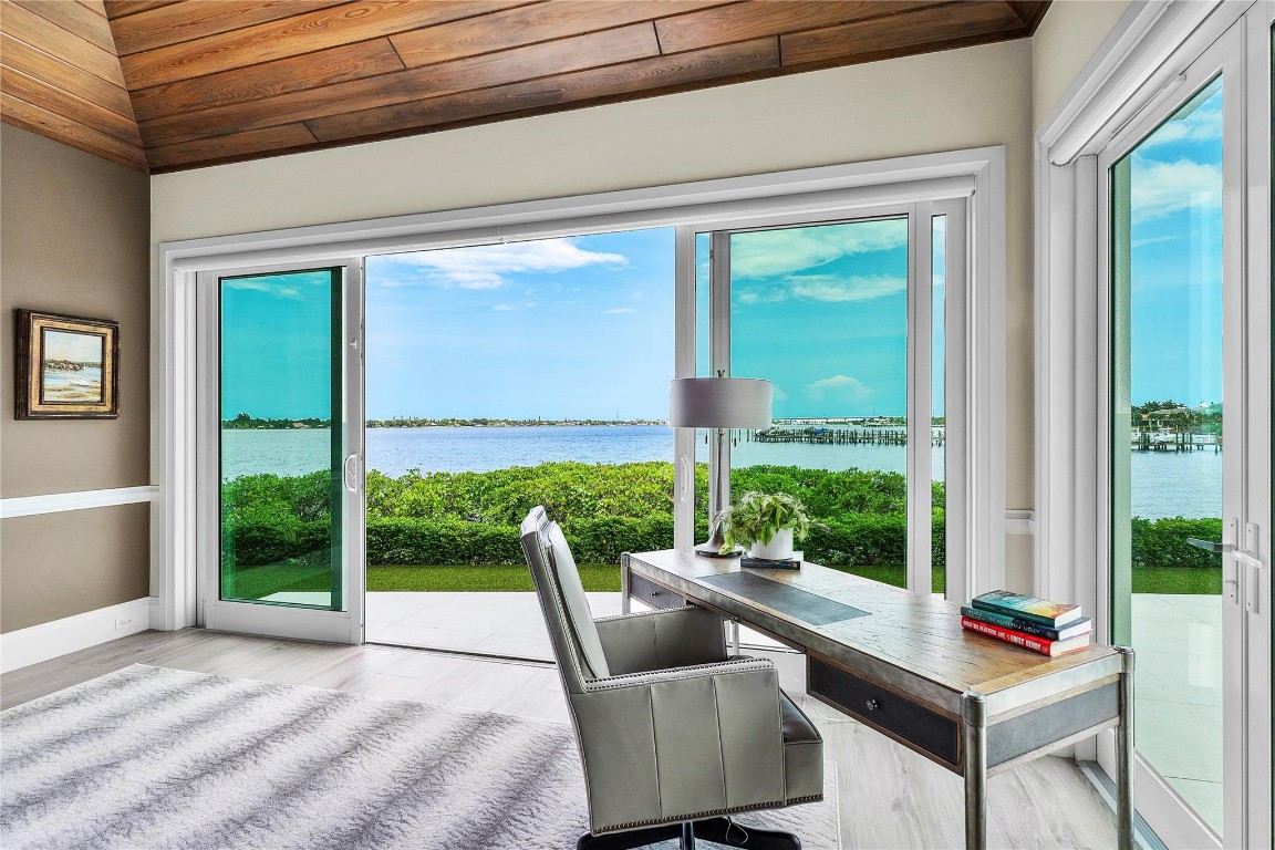 2842 SW Rivers End Way