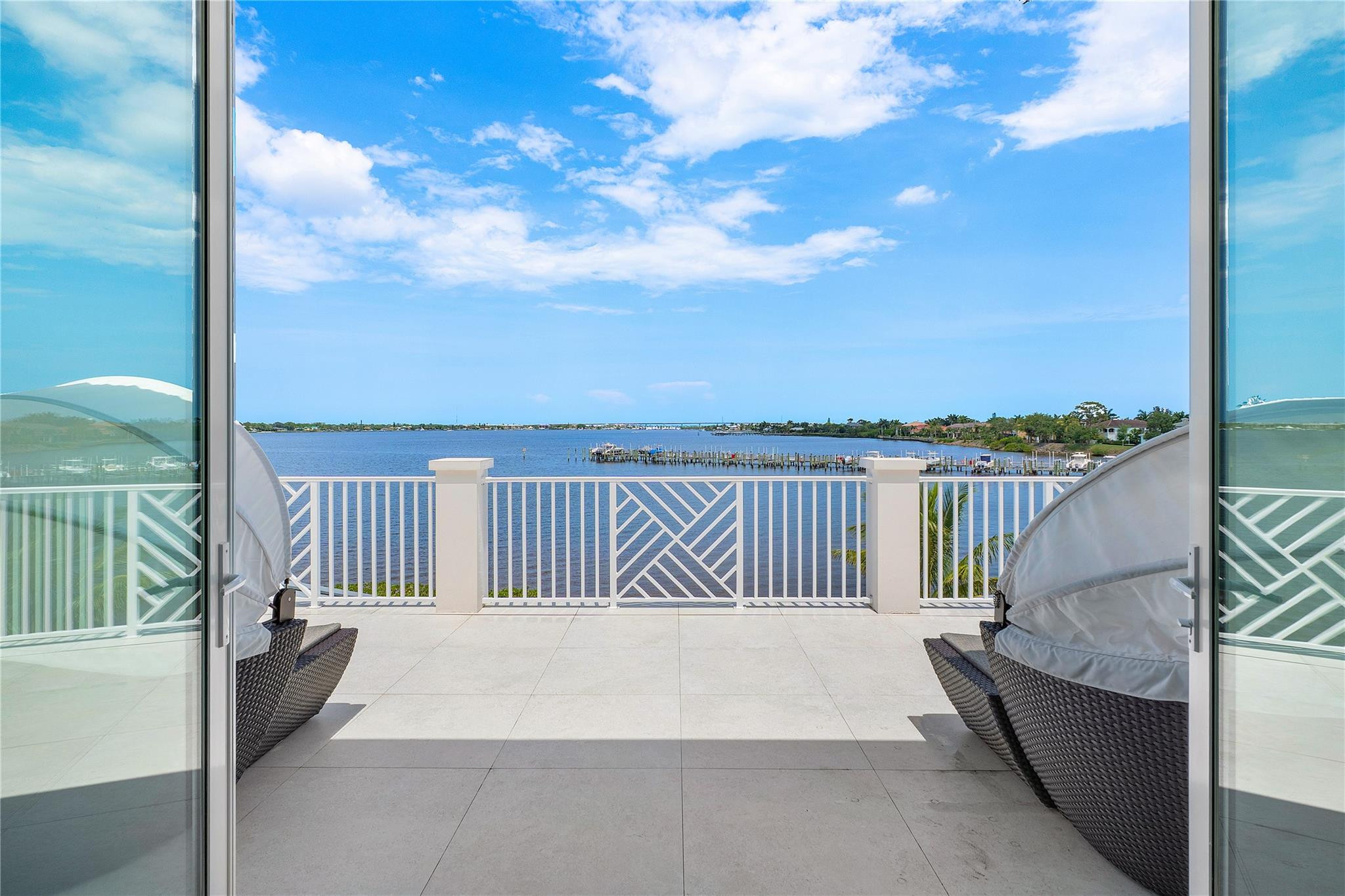 2842 SW Rivers End Way