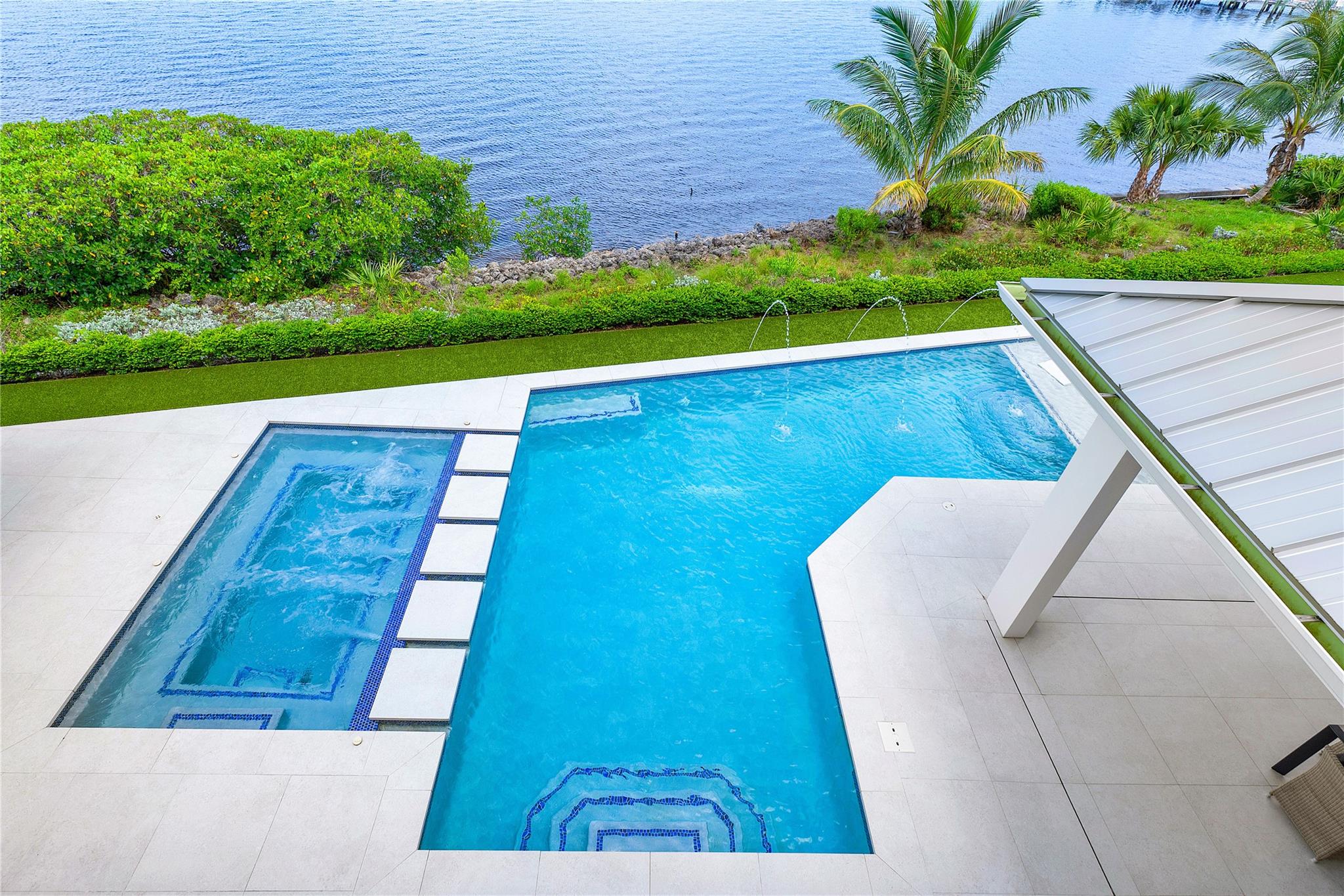 2842 SW Rivers End Way