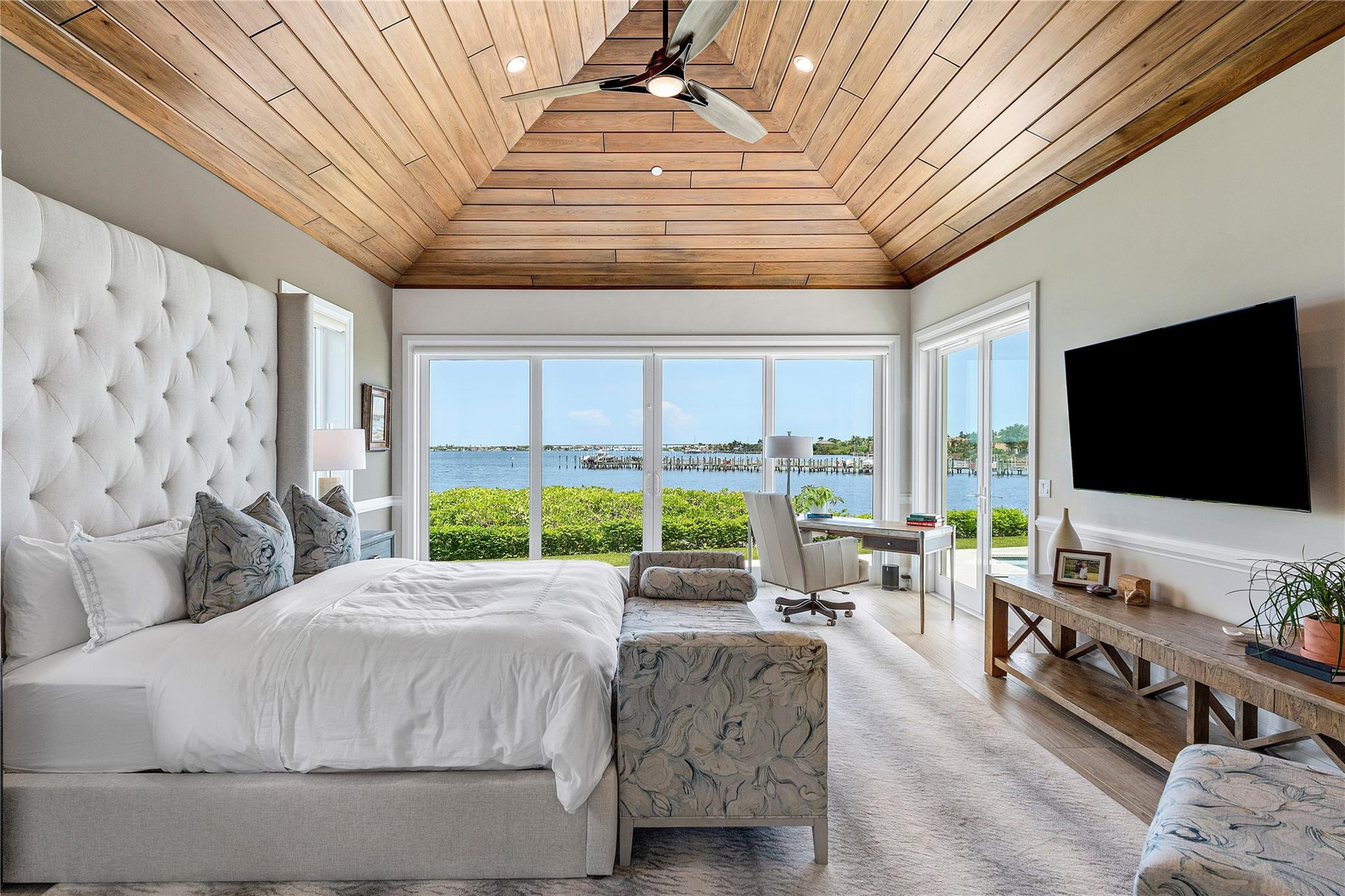 2842 SW Rivers End Way