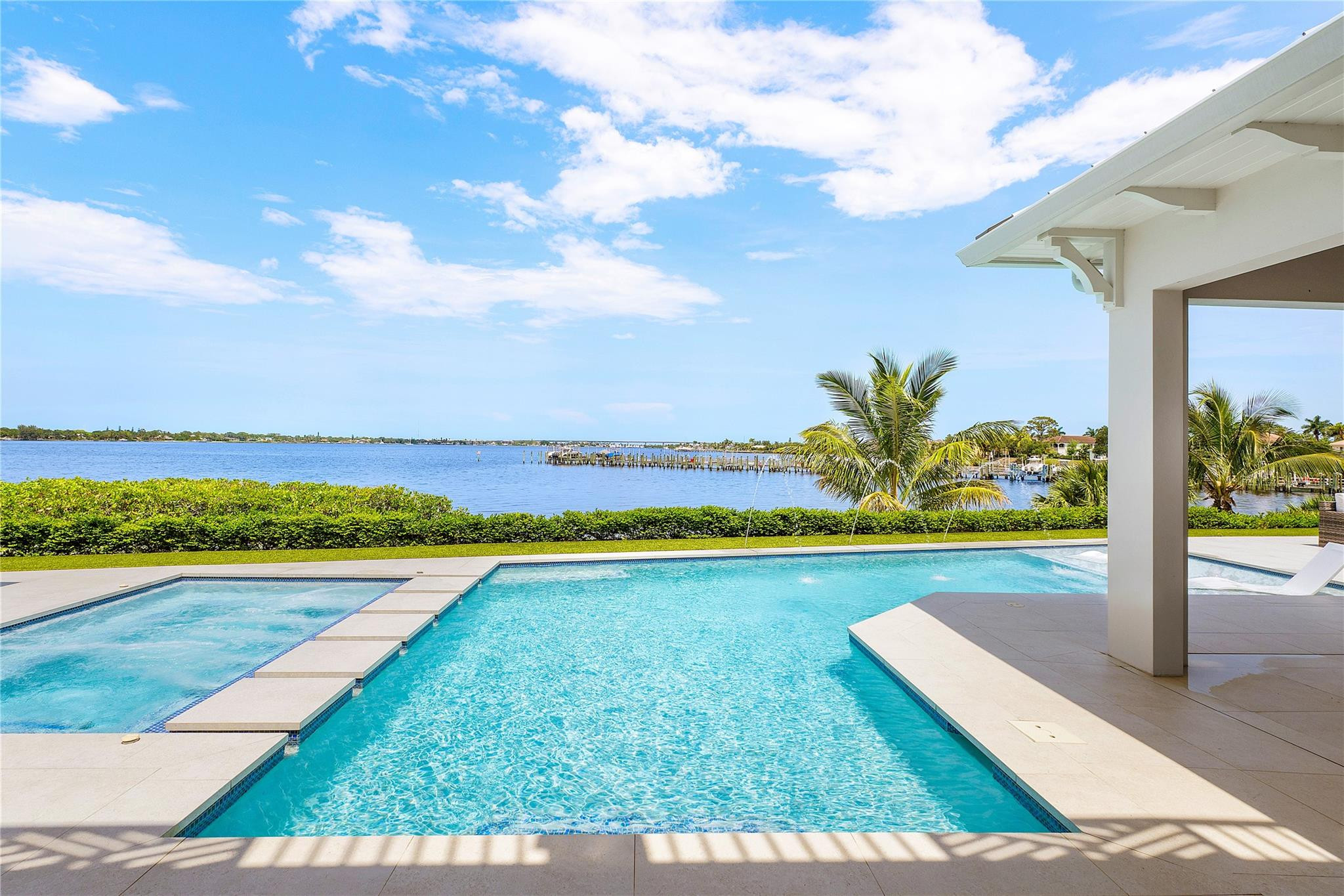 2842 SW Rivers End Way