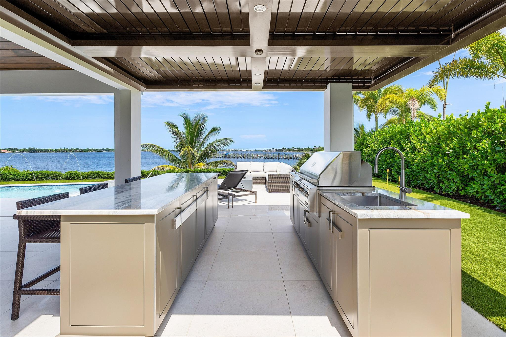 2842 SW Rivers End Way