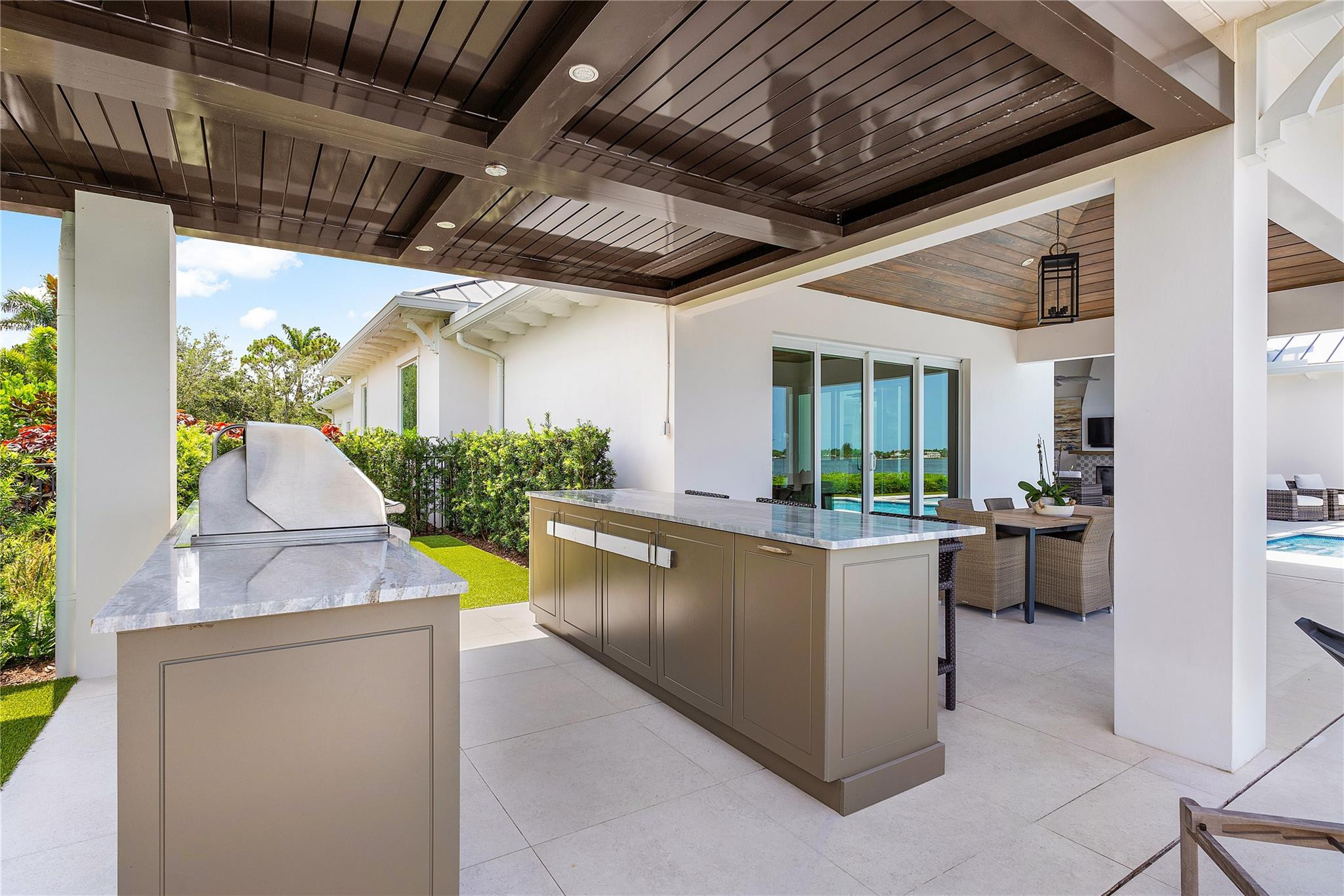 2842 SW Rivers End Way