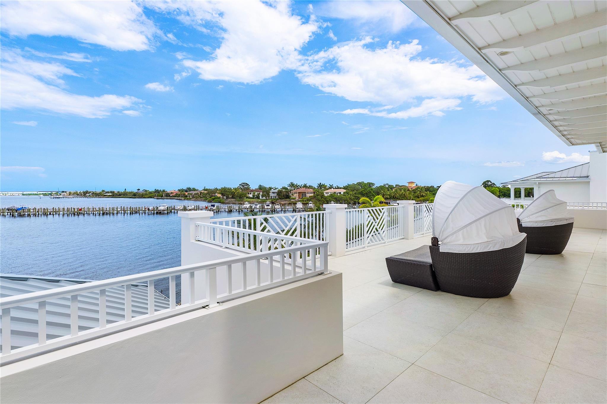 2842 SW Rivers End Way