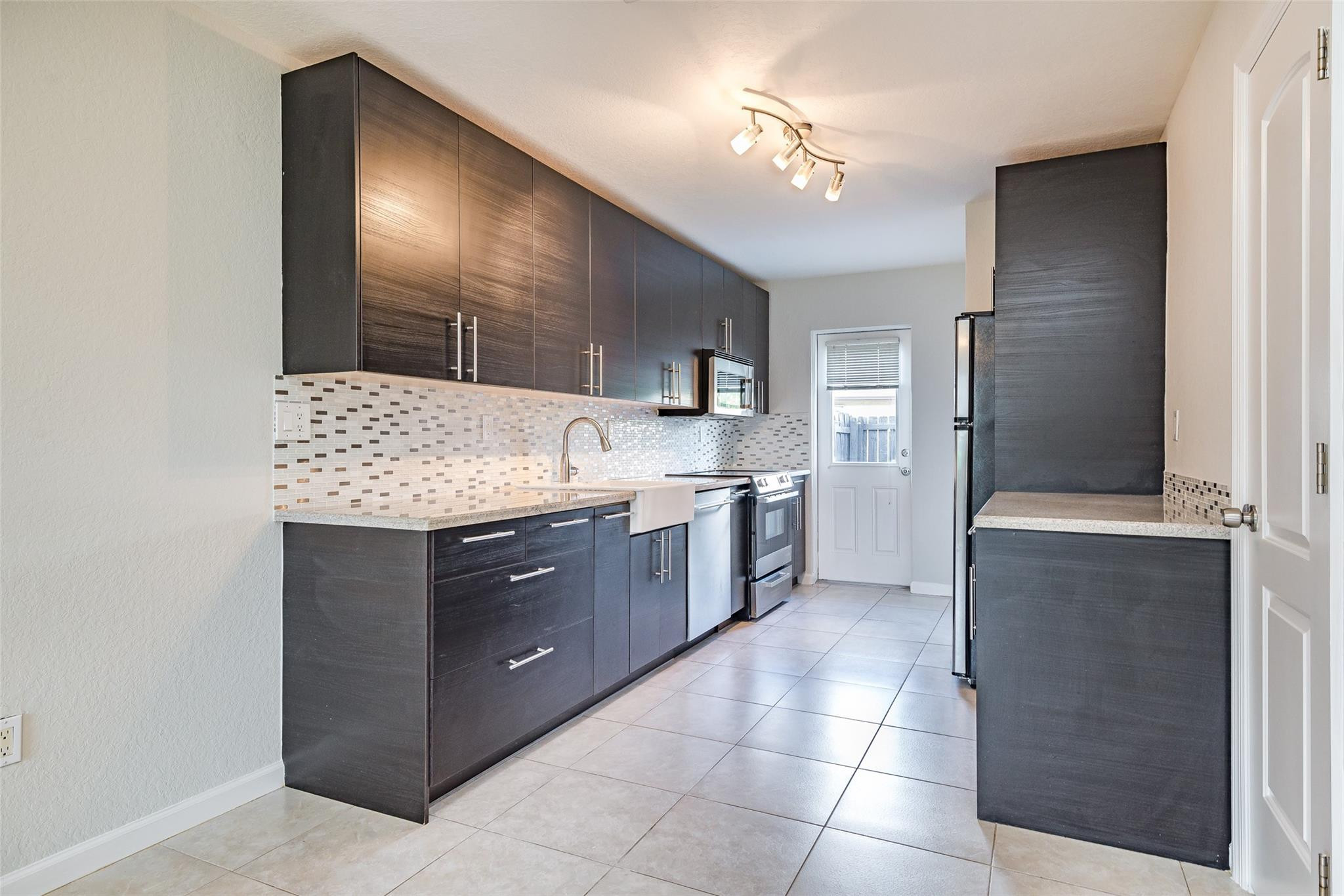 101 SW 2nd Avenue