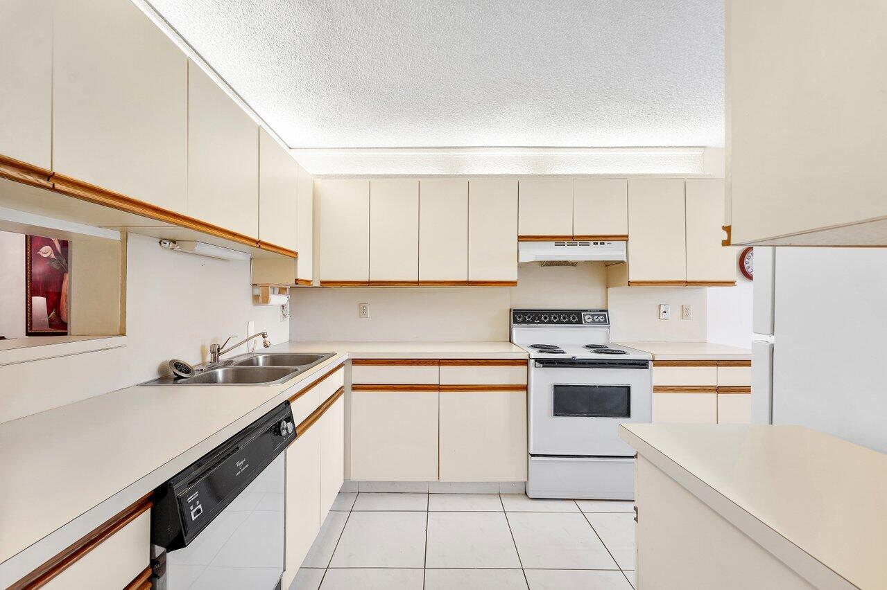 10118 Mangrove Drive 104