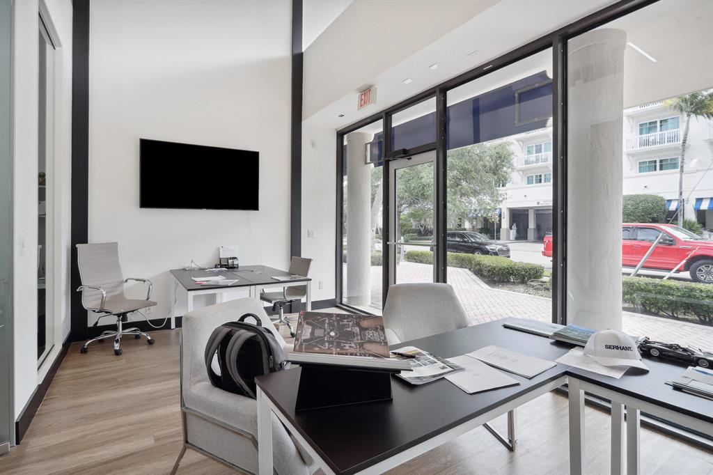 900 E Atlantic Avenue 20