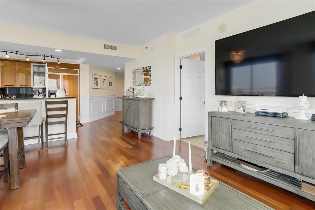 1819 SE 17th Street 604