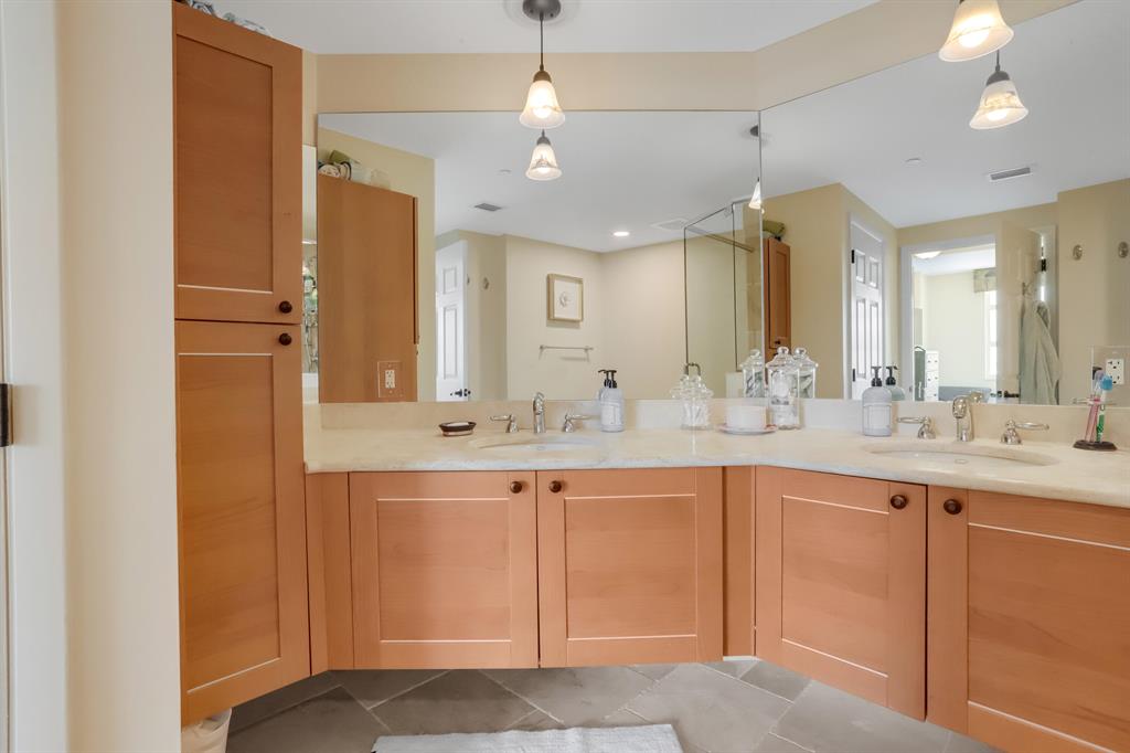 1819 SE 17th Street 604