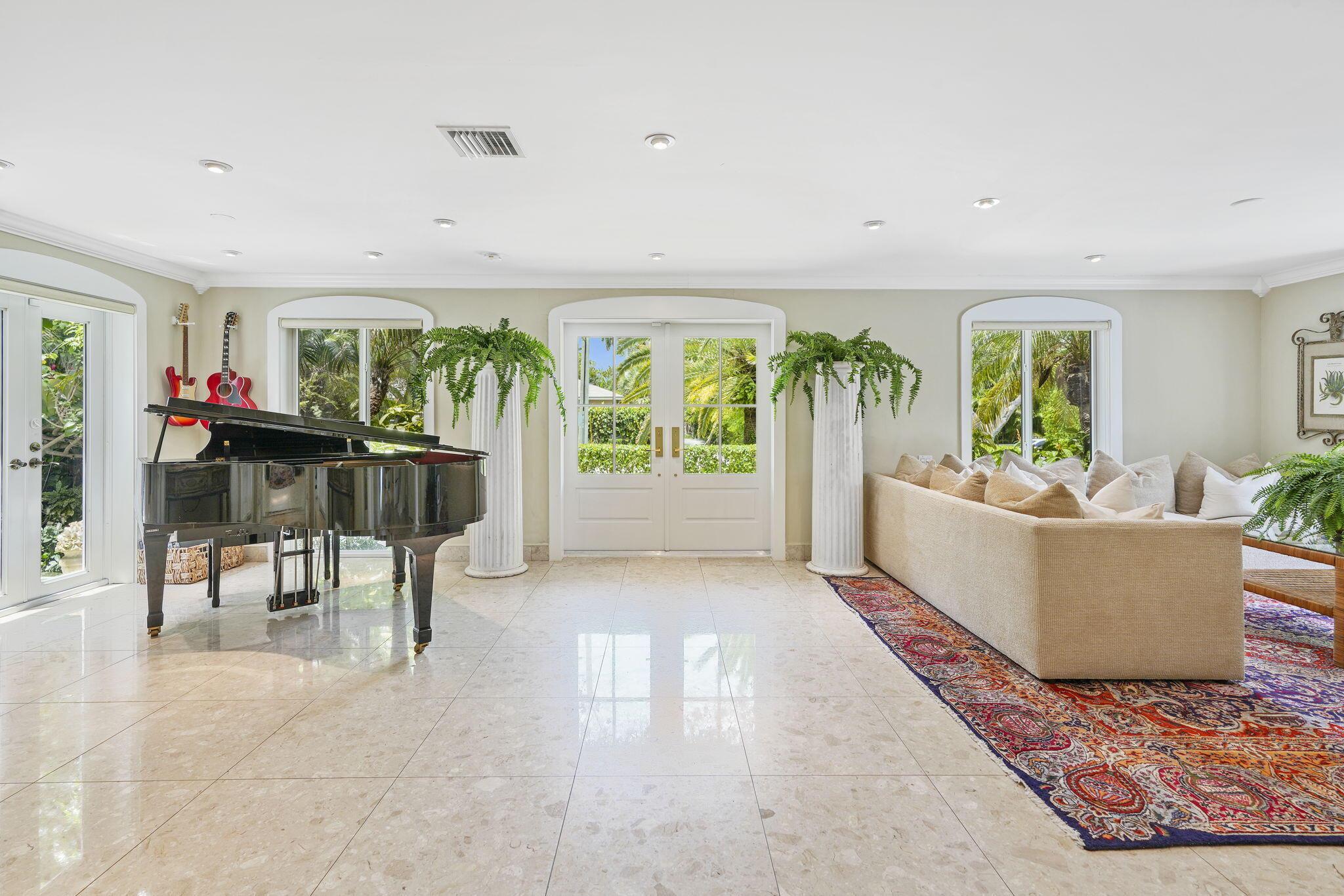 714 S Atlantic Drive