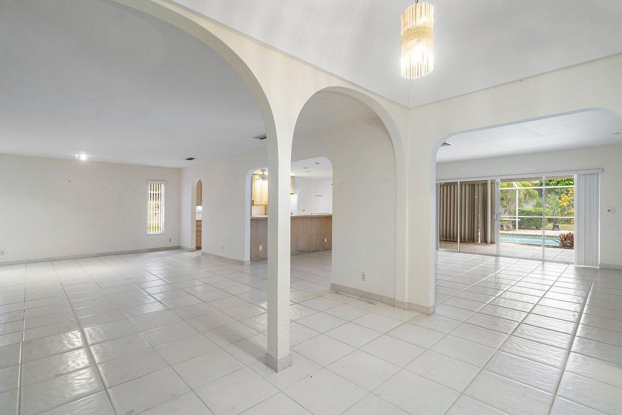 1060 Spanish River Road