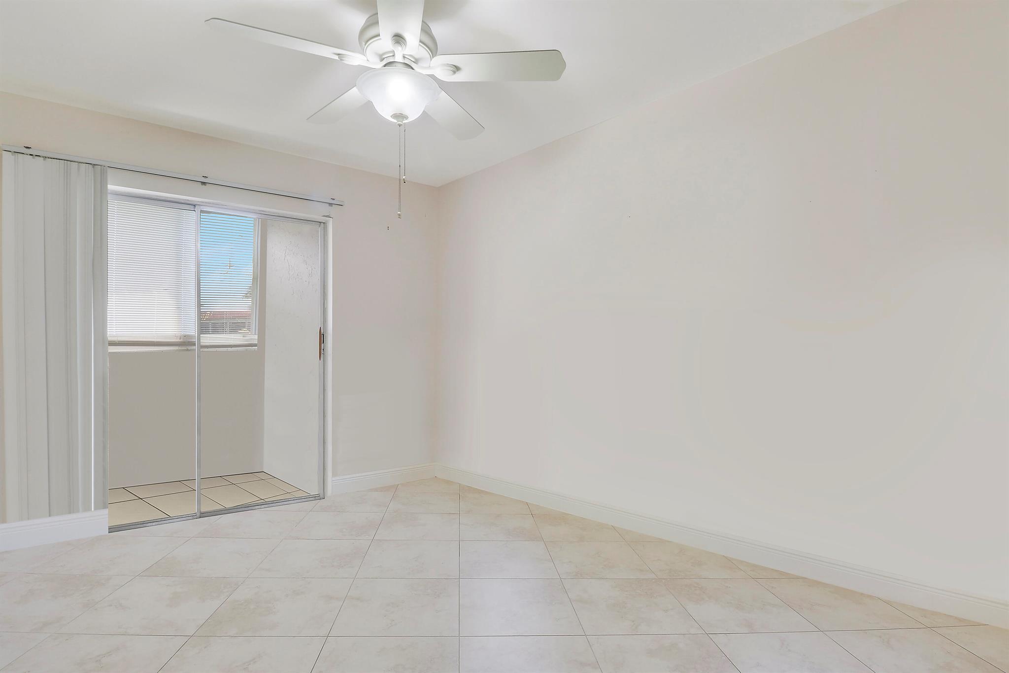 3 Abbey Lane 204