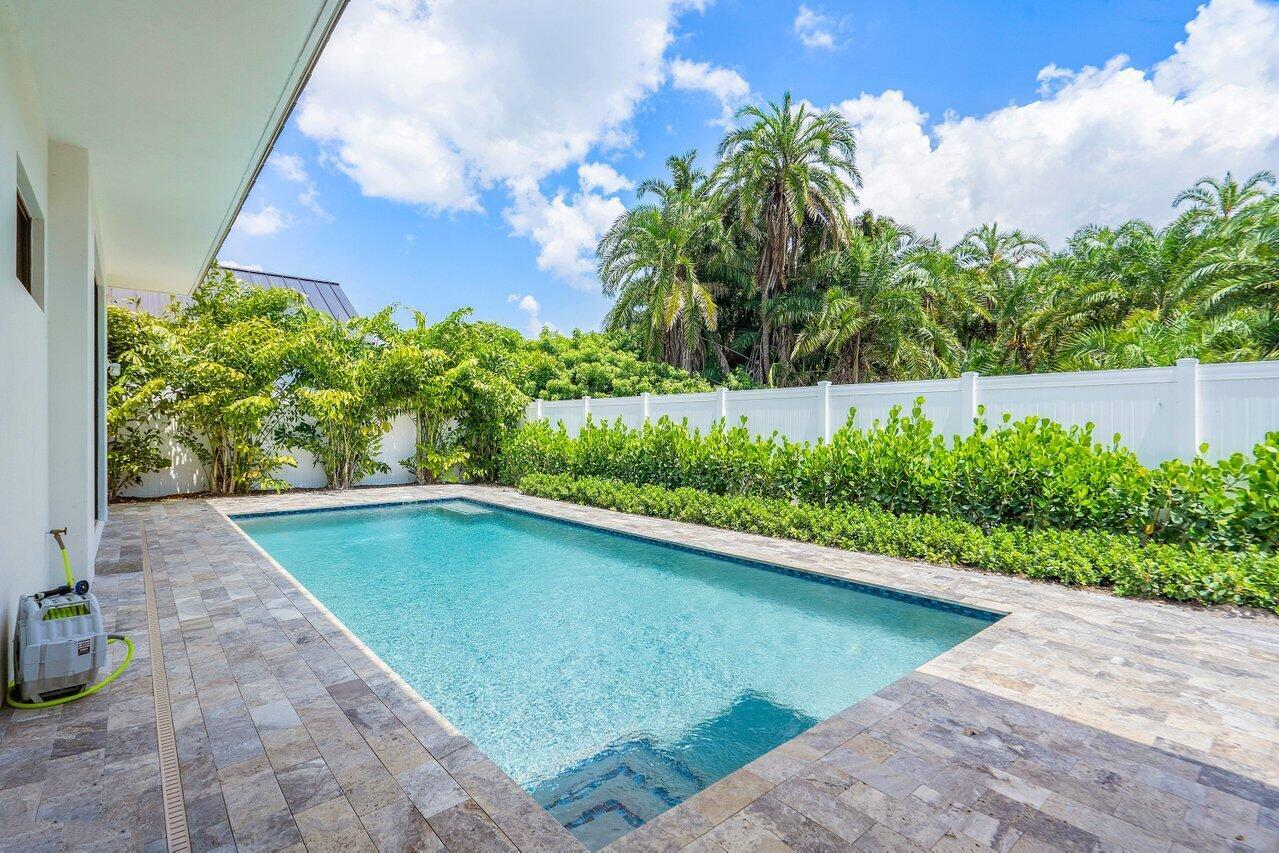 130 Pineapple Road