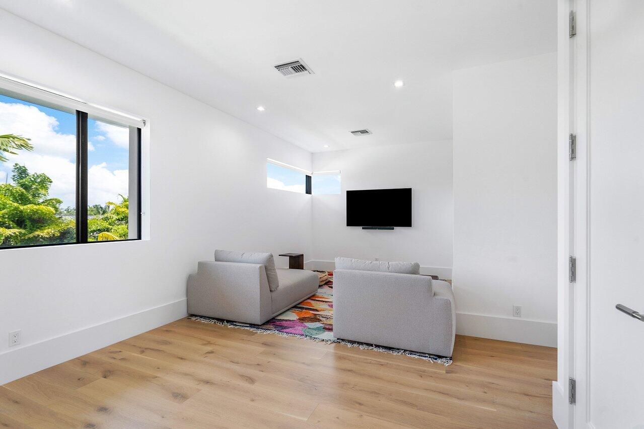 130 Pineapple Road