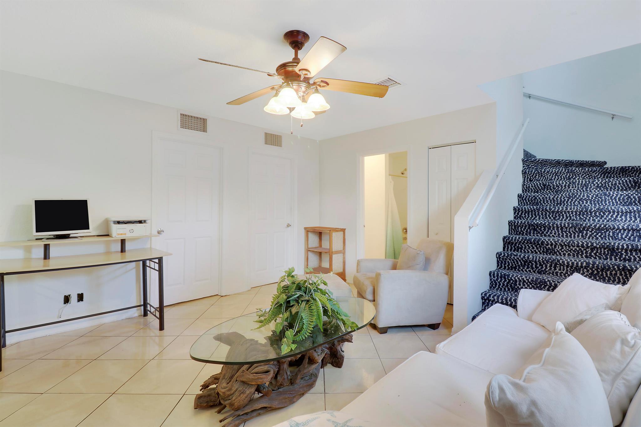 2723 Hiawatha Avenue