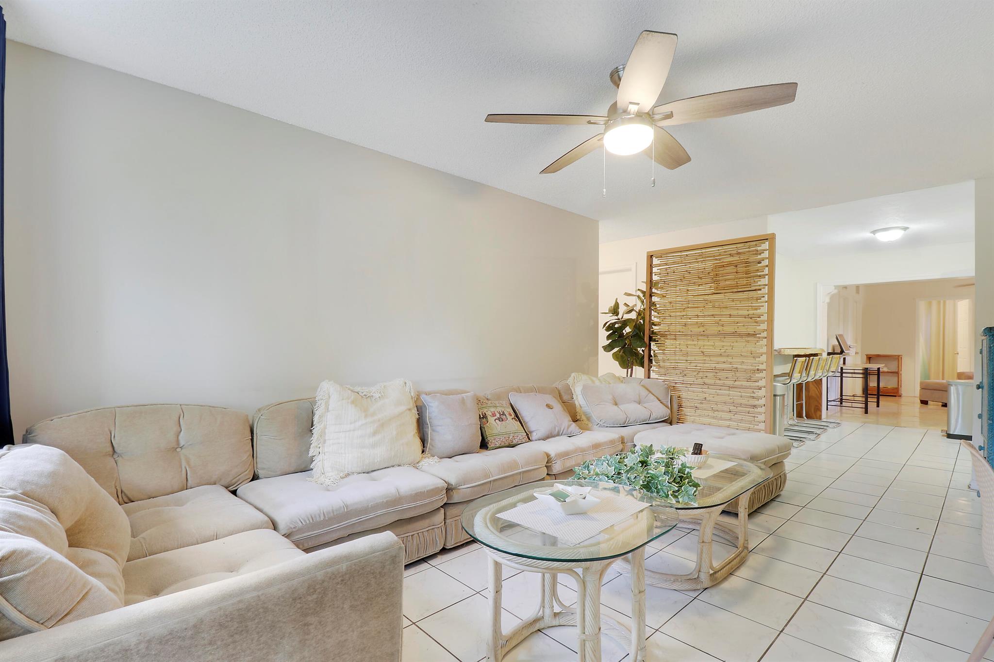 2723 Hiawatha Avenue