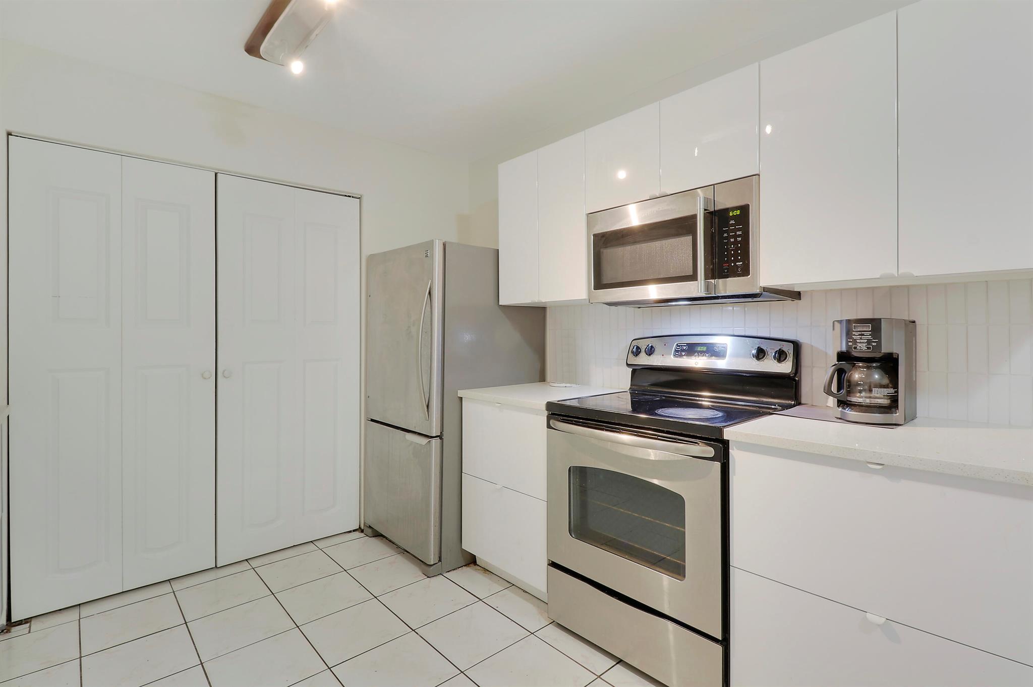 2723 Hiawatha Avenue