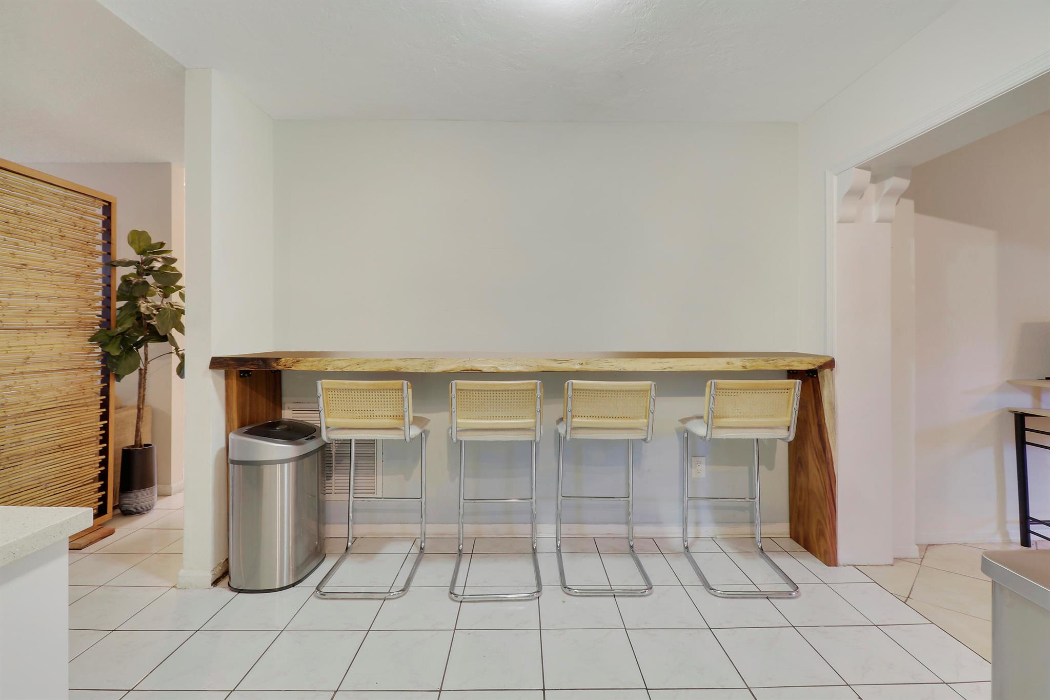 2723 Hiawatha Avenue