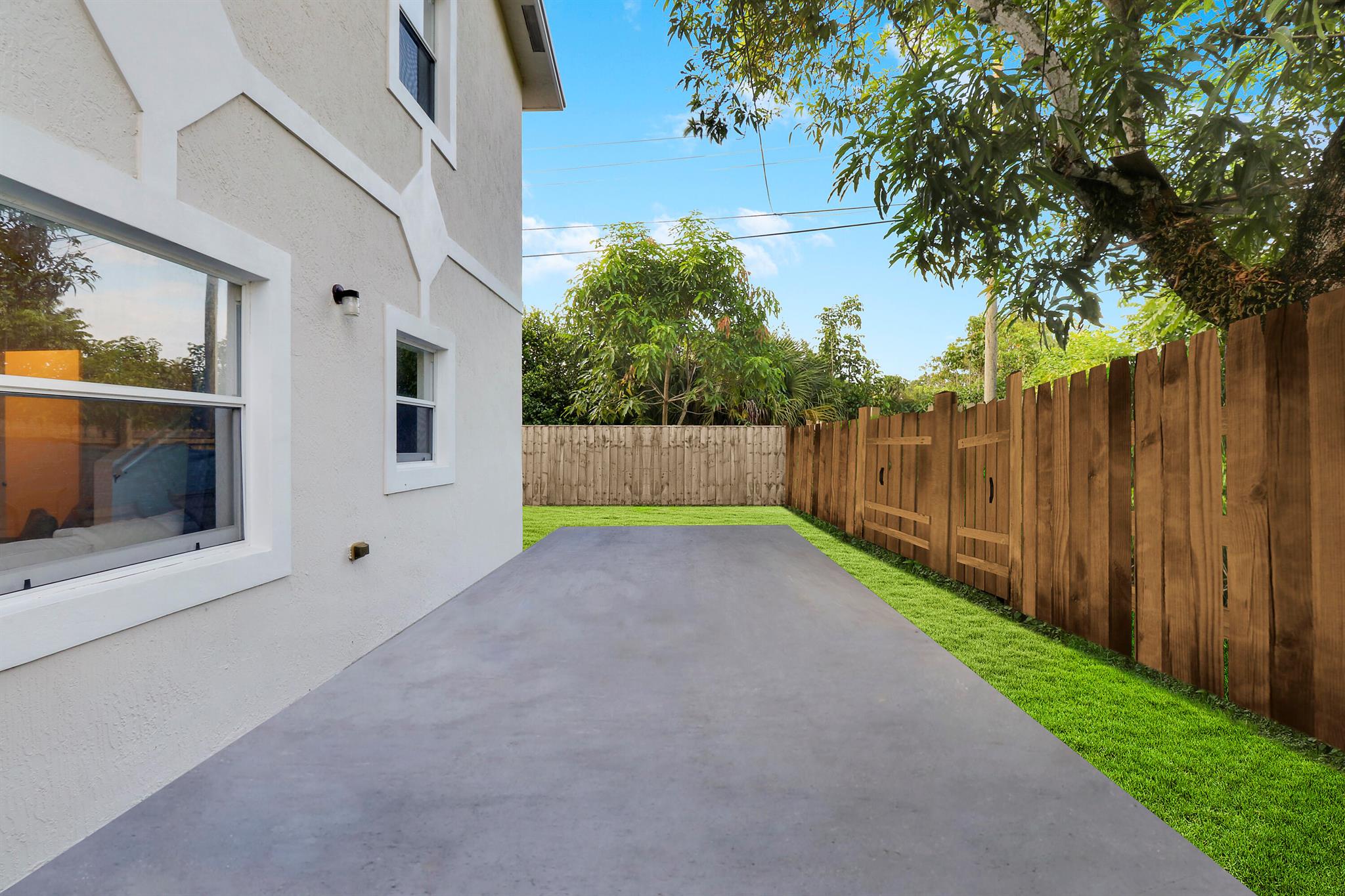 2723 Hiawatha Avenue