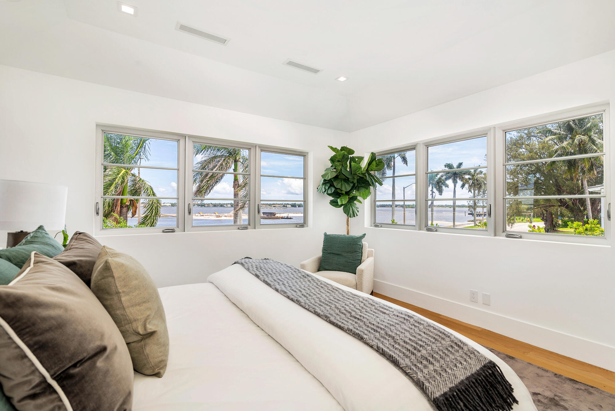 2745 S Flagler Drive, West Palm Beach