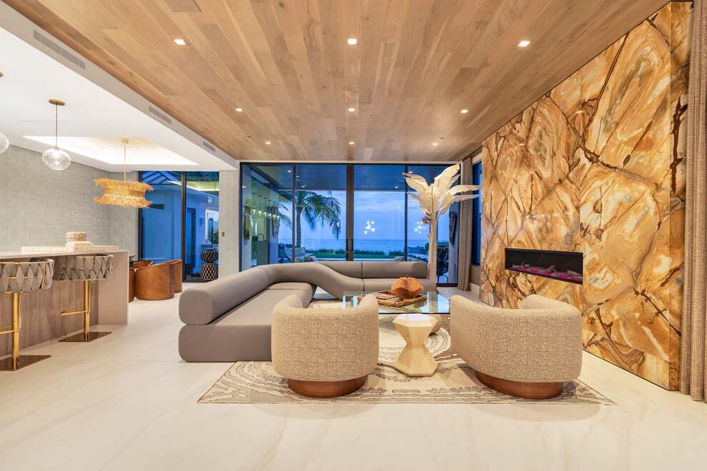 4513 S Ocean Boulevard, Highland Beach