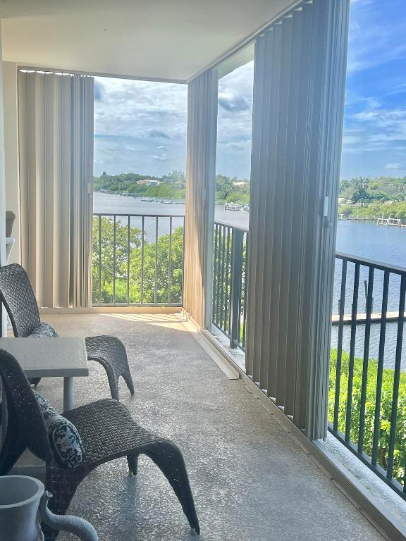 3545 S Ocean Boulevard Boulevard 401, South Palm Beach Unit: 401