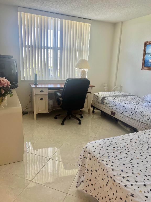 3545 S Ocean Boulevard Boulevard 401, South Palm Beach Unit: 401