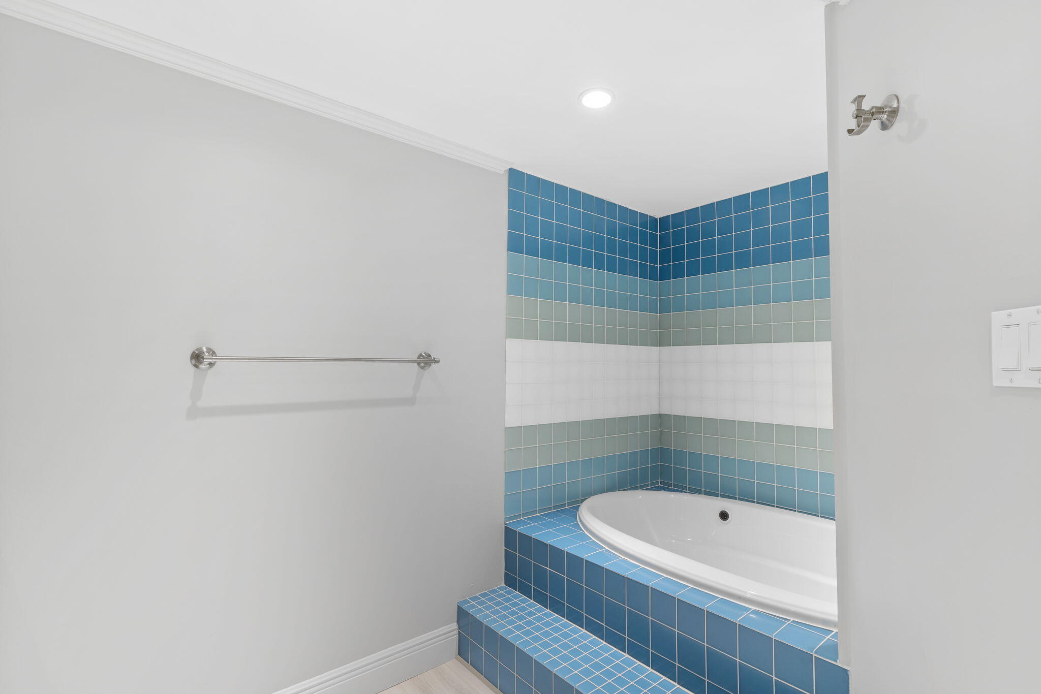 5200 N Ocean Drive 1702, Singer Island Unit: 1702