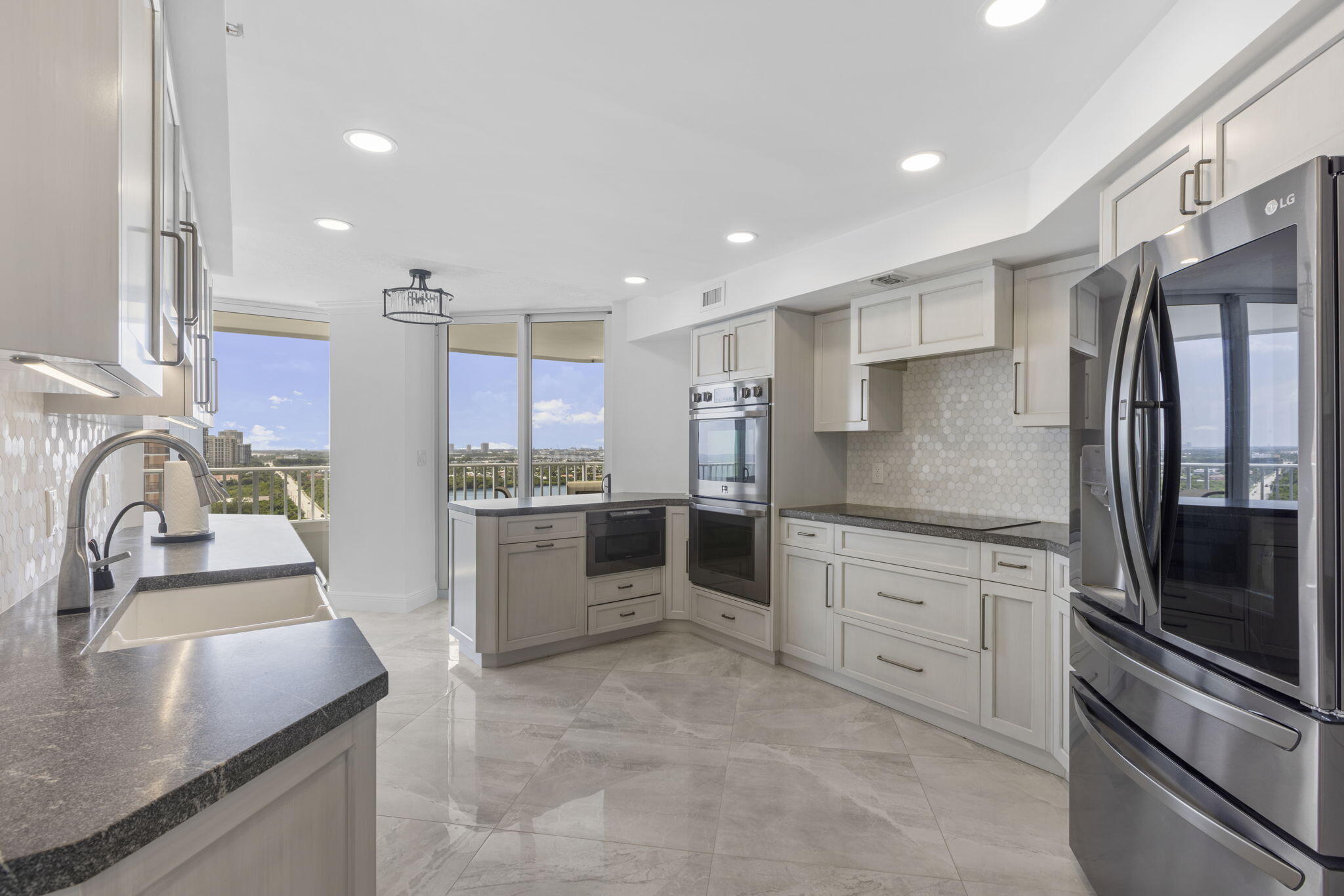 5200 N Ocean Drive 1702, Singer Island Unit: 1702