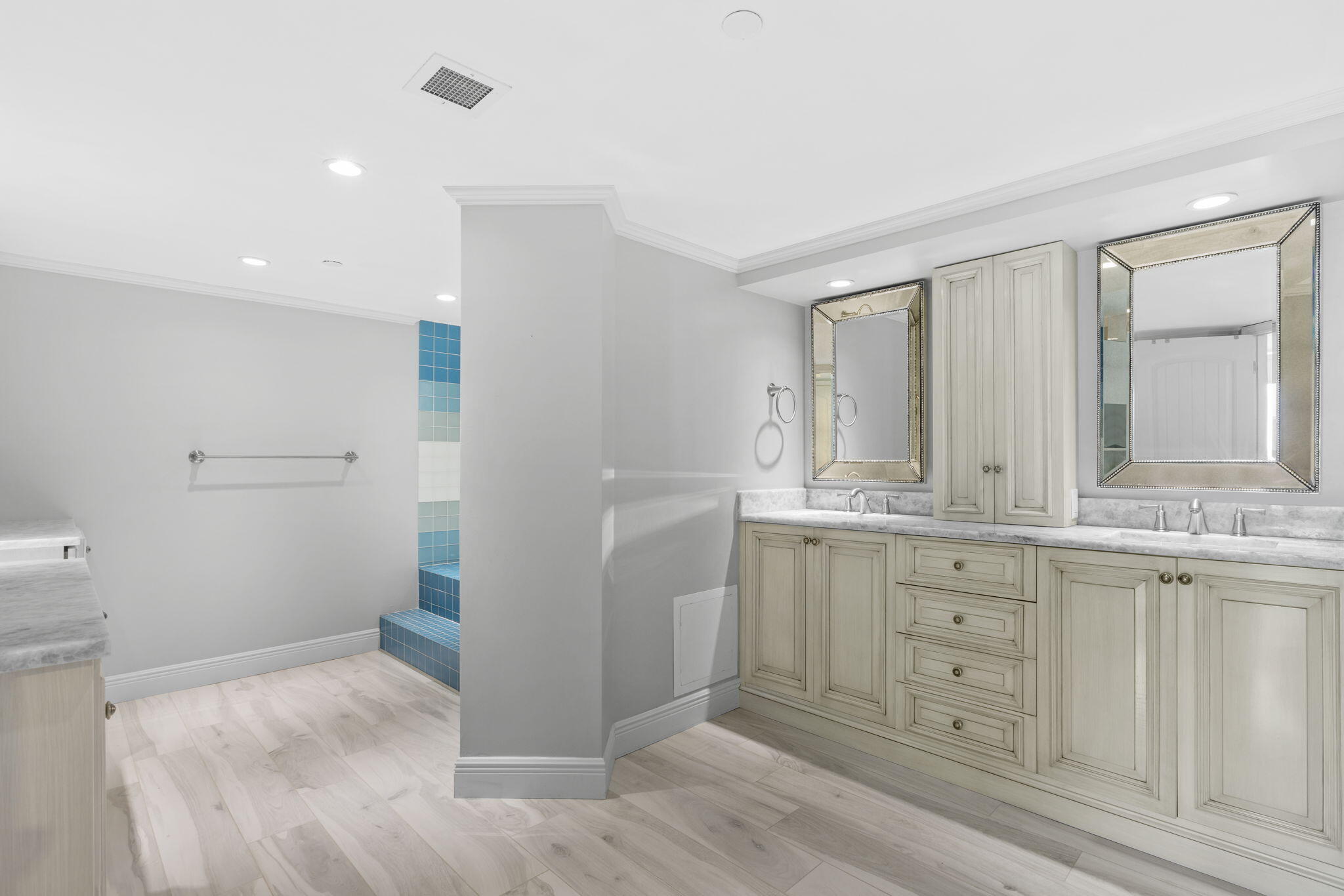 5200 N Ocean Drive 1702, Singer Island Unit: 1702