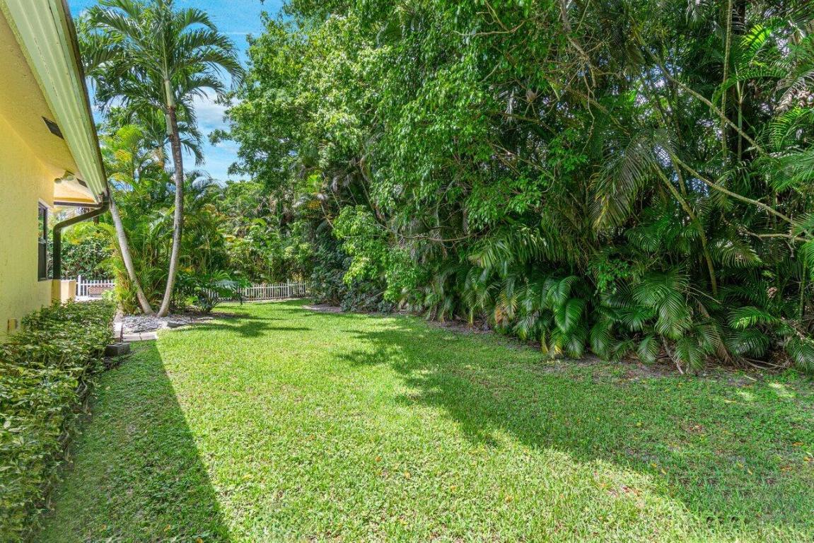 959 Parkside Circle N