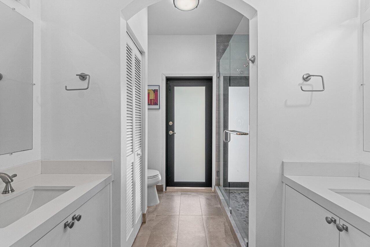 959 Parkside Circle N