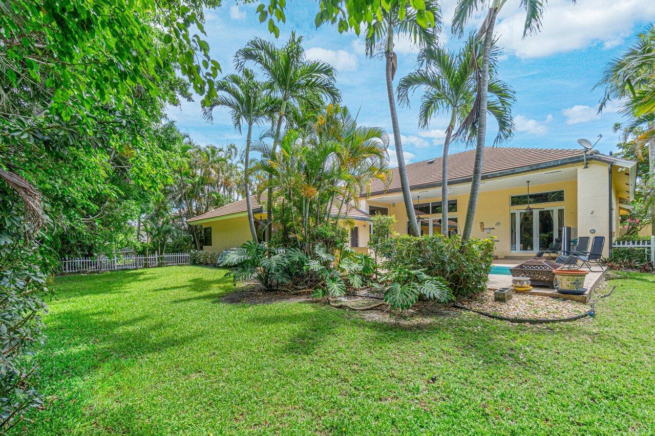 959 Parkside Circle N