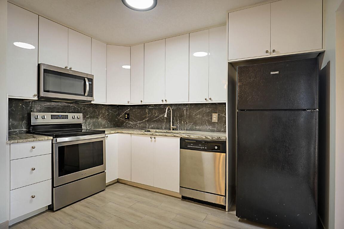 253 Woodland Road, Palm Springs