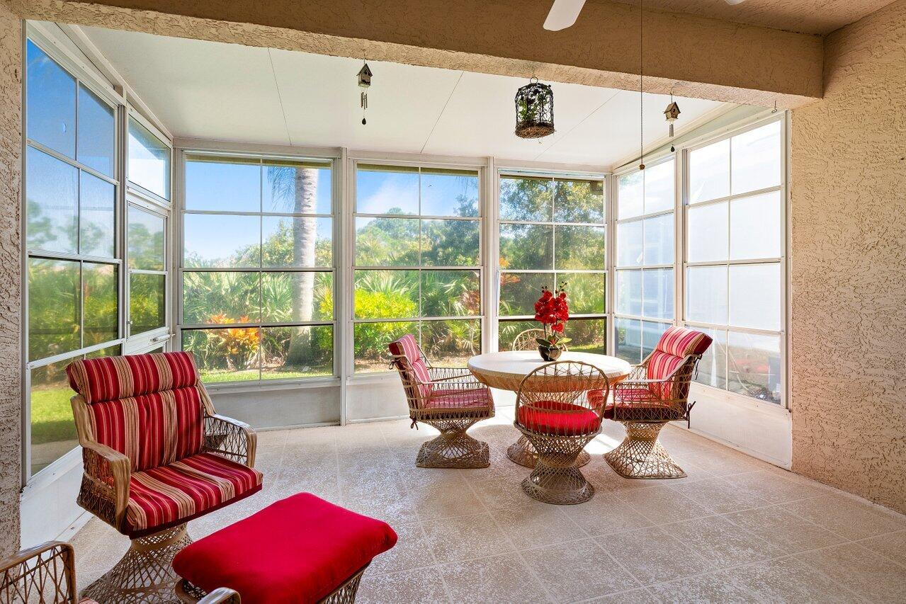 521 NW San Remo Circle