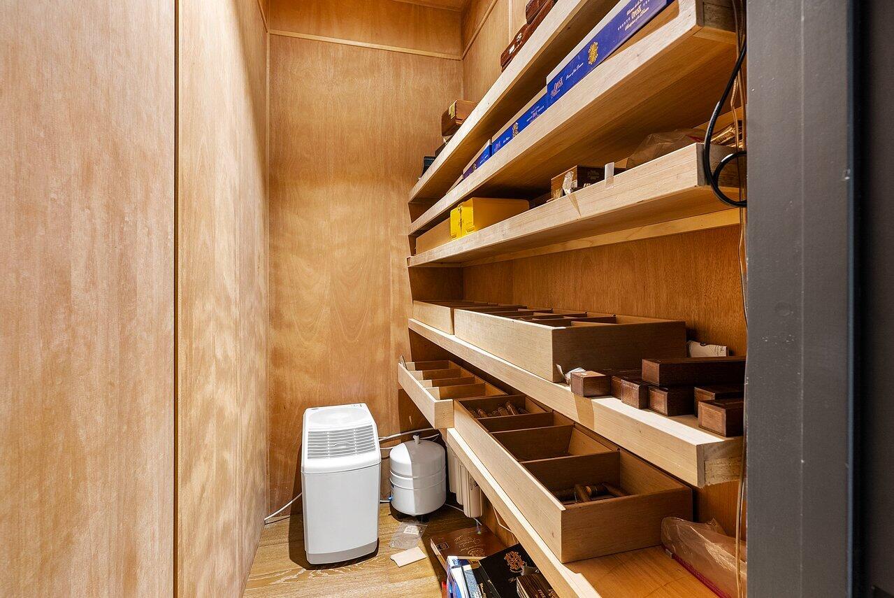 1005 NE Doubloon Drive