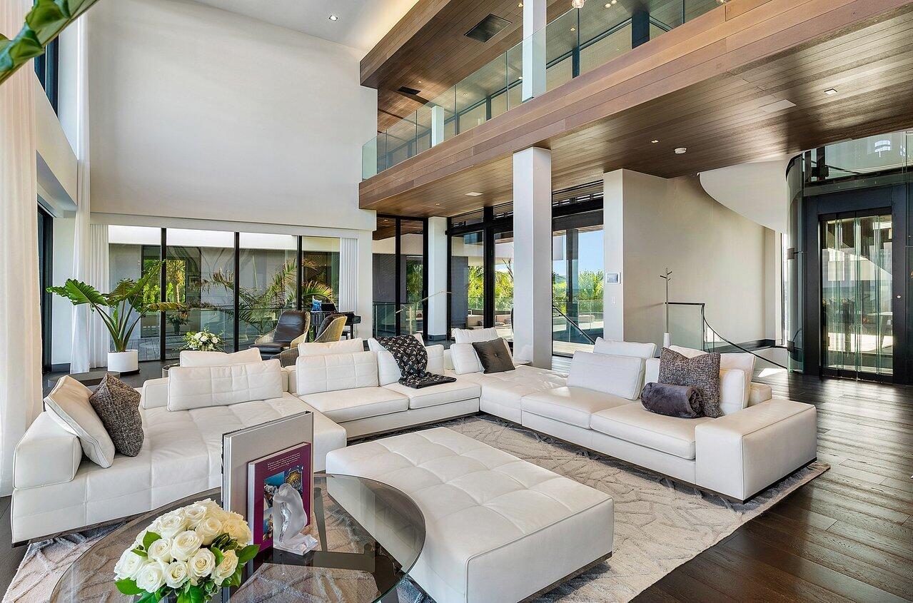 1005 NE Doubloon Drive