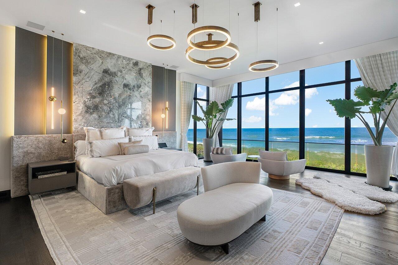 1005 NE Doubloon Drive