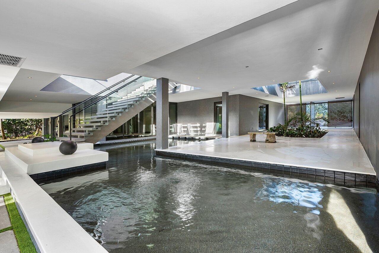 1005 NE Doubloon Drive